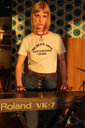 BE BLUE - BETTER WITH MUSIC BASKILI T-SHIRT